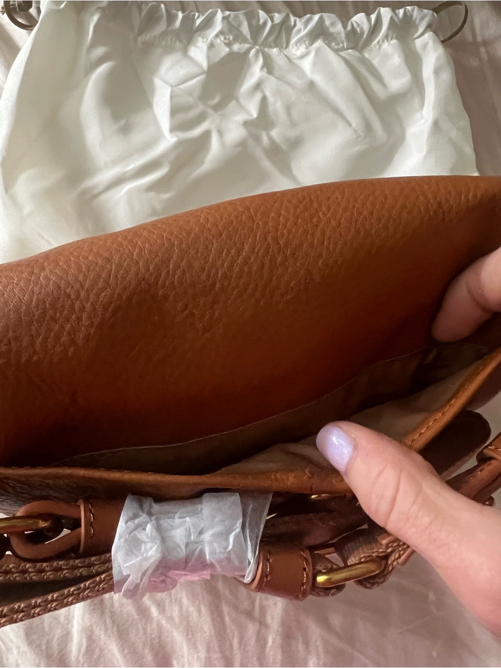 HOBO Fern Large Belt Bag
Pebbled Leather WARM HONEY Belt Bag with Tassel Zips - Picture 4 of 14